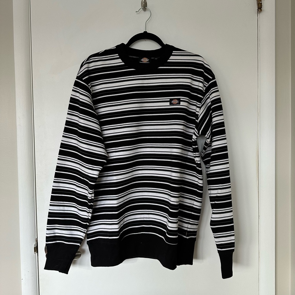 Dickies crewneck- new